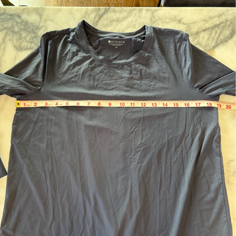 Athleta Sunlover UPF Tulip Back Long Sleeve Tee Sz M #0793 - Picture 9 of 9